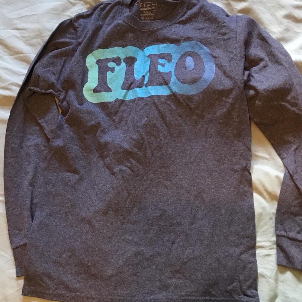 Fleo Women’s Blue and Green Logo Long Sleeve Tee